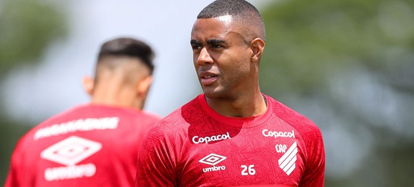 Bahia contrata jogador Erick do Athletico-PR por cinco temporadas