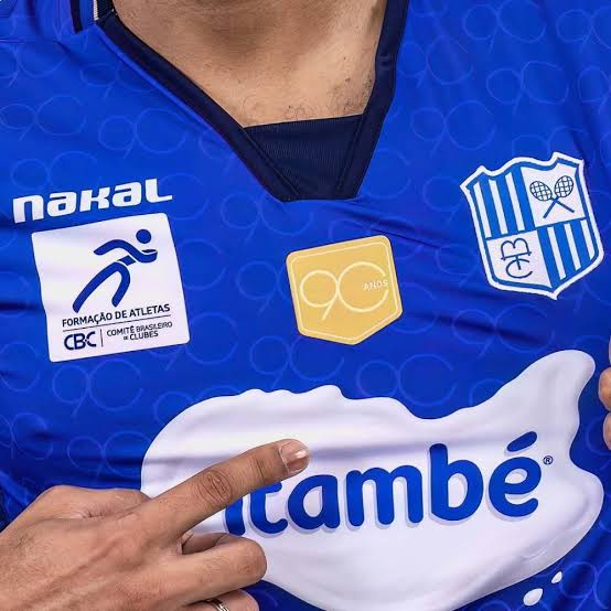 Times de Vôlei do Minas Apresentam Uniforme Especial para 2025 com Patch Dourado