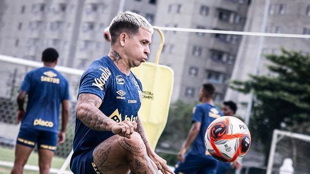 Soteldo é titular e Caixinha prepara Santos para jogo-treino contra o Athletic