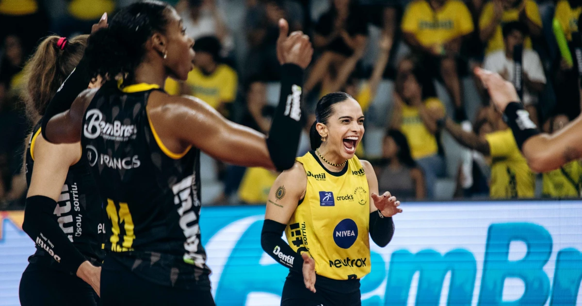 Dentil Praia Clube vira sobre o Pinheiros e retoma liderança da Superliga Feminina