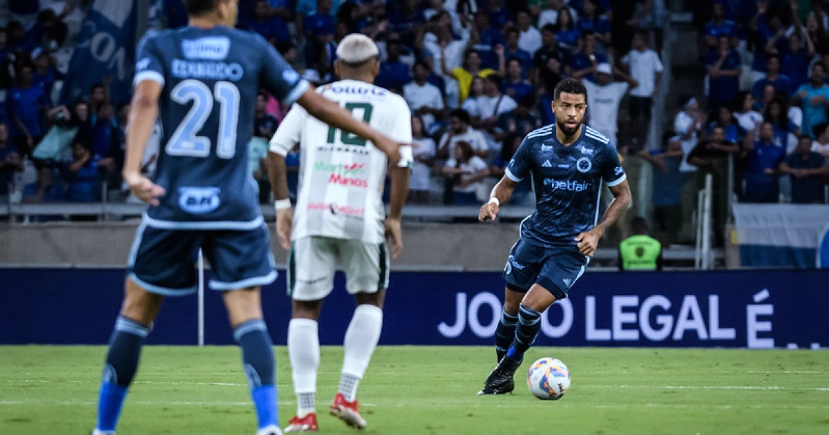 Zagueiro João Marcelo reage após grave lesão no Cruzeiro e manda recado