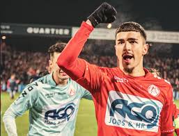 Sport anuncia oficialmente contratação de zagueiro revelado por clube português João Silva estava na Bélgica, mas foi formado pelo Sporting-POR