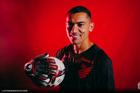 Goleiro Santos retorna ao Athletico-PR após três anos